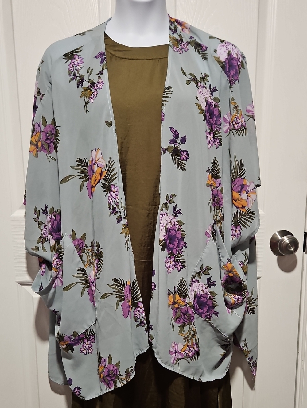 Signature Studio Pale Blue Floral Kimono Top